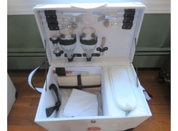 Stella Artois Picnic Basket-Cooler 2 Of 2