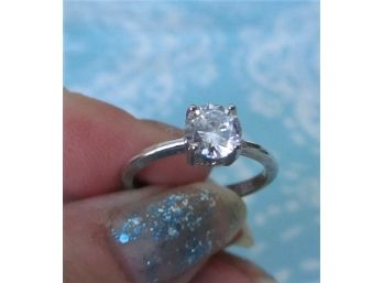 Jewelry - Dazzling Solitaire Ring