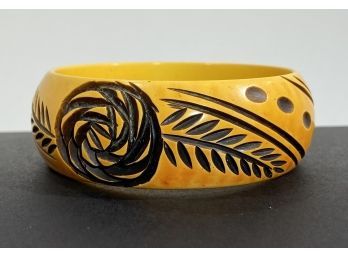 Vintage Wide Carved Bakelite Bangle Bracelet