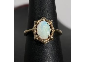 Vintage 10 K Yellow Gold & Opal Ring