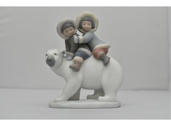 Lladro 'Eskimo Riders' (Matte) Figurine No 5353