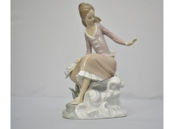 Lladro 'Girl At The Sea' Figurine No 4918