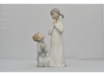 Lladro 'Teaching To Pray' Figurine (Matte) No 4779