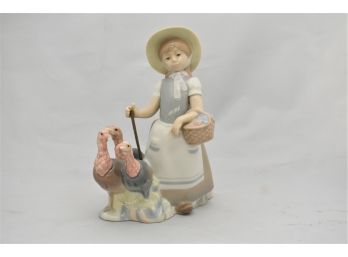 Lladro 'Little Girl With Turkeys' Figurine No 1180