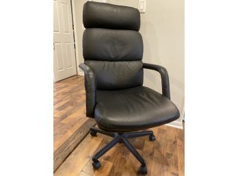 Black Swivel  Desk Chair On Wheels