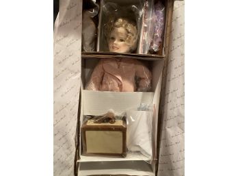 THE DANBURY MINT 'first Vacation' Doll From The Shirley Temple Family Album Doll Collection