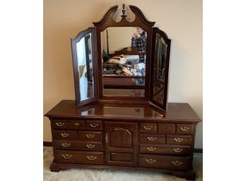 Thomasville Dresser With Mirror