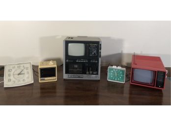 Assorted Vintage Electronics Lot