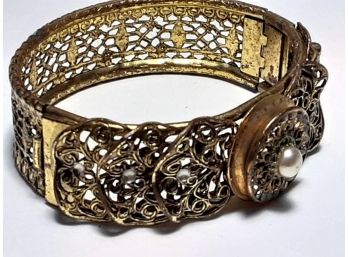 Vintage 1940's Ornate Gold Tone Hinged Bangle Bracelet