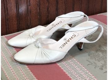 Gorgeous Pair Beige CHANEL - PARIS - Low Heels - Size 36-1/2' - Made In Italy - Very Nice Condition !