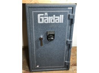 Excellent GARDALL Fireproof Safe -  Quite Large - 38' X 28' X 23' - Weighs About 800 Lbs - VERY CLEAN