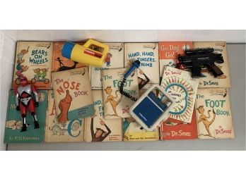 Lot Of Vintage Dr. Seuss Childrens Books & A Vintage Toy Lot! A3