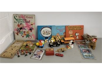 (C1) Vintage Toy & Story Book LOT - Charlie Brown, ET, M&Ms, Buddy L & More!