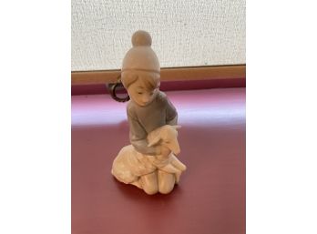 Retired Lladro Sheperd Boy With Lamb 3.25x2.25x6,5