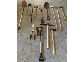 Assorted Yard Tool Lot #1