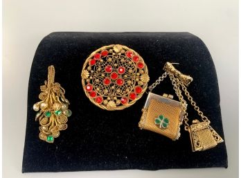 Vintage Brooch Grouping