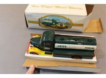 1982 The First Hess Toy Truck With Original Box (Red Switch)