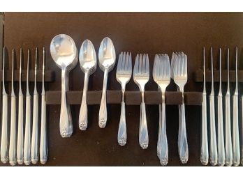 Rogers Brothers Silver Plate Flatware Set Of 12 Daffodil Pattern