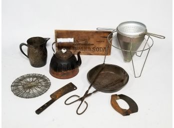 Assorted Vintage Kitchen Decor