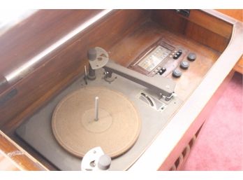 Vintage Westinghouse Record Player With Two Edison Records