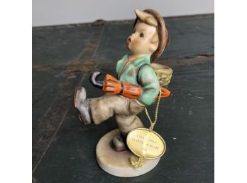 Goebel Hummel Figure 'Globe Trotter' #926 Final Issue