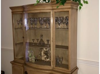 Mahogany Hutch By Drexel Furniture - ONE PIECE