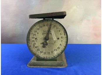 Vintage Kitchen Scale