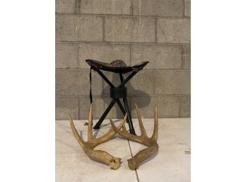 Hunters Chair With Deer Antlers