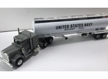 Lionel O Gauge  United States Navy Rocket Fuel Tanker Truck