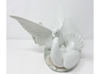 Lladro Love Nest Doves Porcelain Figurine, Made In Spain