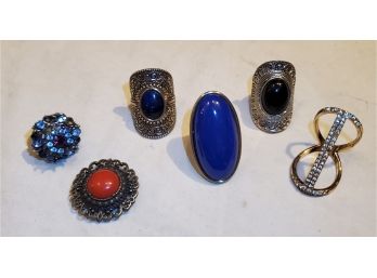 Collection Of 4 Cocktail Rings , A Pretty Victorian Button, And A Double Ring With 50 Small Rhinestones