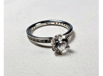 14K White Gold  Ring WITH NICE C Z  ROUND STONE