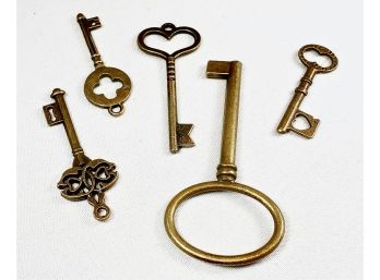 Key Lot ------ Charms And Pendants And Keys