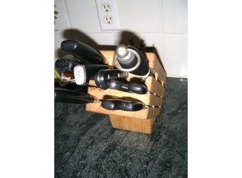 Knife Block And 9 Zwillling JA Henckles Knives Plus Henckles Knife Sharpener