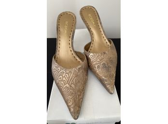 BCBG Girls Max Azria Gold Heels Size 7.5B