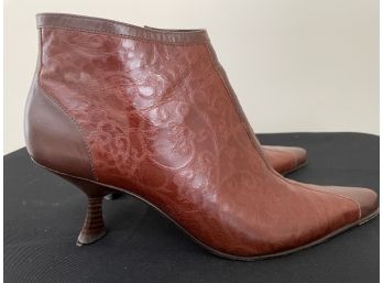 MICHELLE K Brown Leather Ankle Boots Size 7.5