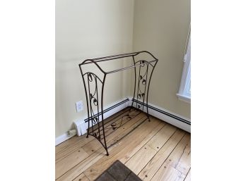 Metal Blanket Stand