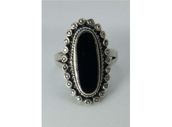 Vintage Beautiful Size 7 Black Onyx Oval Stone Sterling Silver Ring