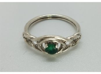 Vintage Size 6 Emerald Green Stone