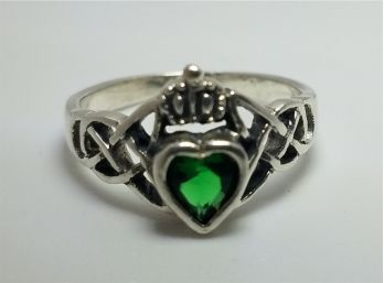 Nice Vintage Size 6 1/2 Emeral Green Heart Ring In Sterling Silver