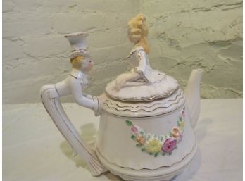 Vintage Bride & Groom Wedding Musical Teapot