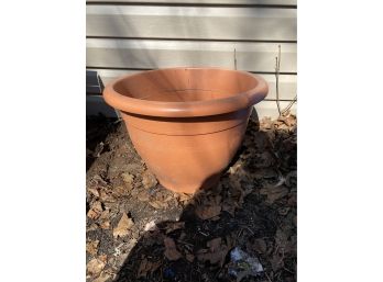 Large Plastic Planter Planting Pot 13 In Tall 18 In Wide