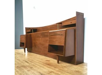 Helen Hobey For Baker Levitt Full Size Walnut Headboard With Built In Nightstands