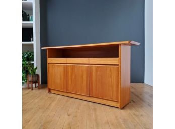 Exceedingly Solid 70s Teak Tall Bar - Sideboard