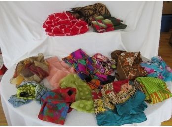 Estate Lot Of Ladies Scarves, Approx 14 In Total