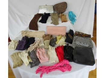 Estate Lot Of Ladies Dress Gloves, Occasional Gloves, Winter Gloves, Etc. And A Few Bags/purses Too