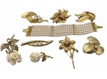 Vintage Gold Tone And Pearl Collection - 9 Pieces