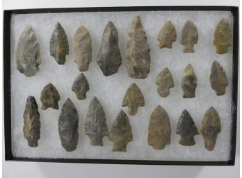 Lot Of 21 Arrowheads