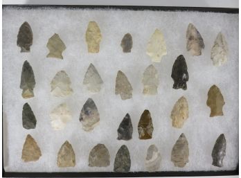 Lot Of 27 Arrowheads