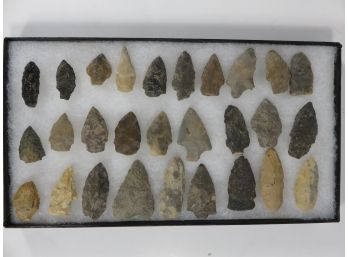 Lot Of 27 Arrowheads